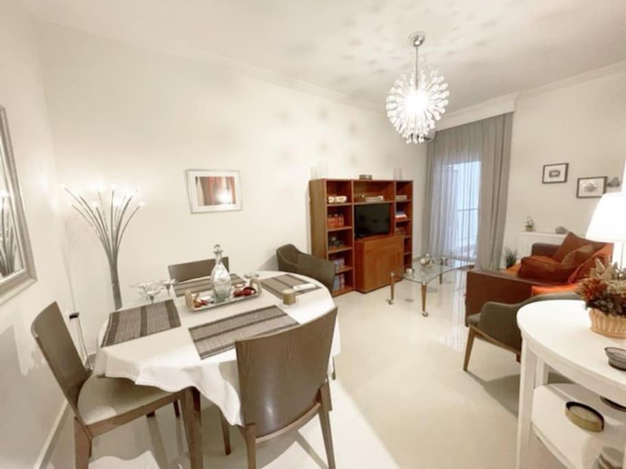Crimson Suite: 1-Bedroom Apartment In 테살로니키 외부 사진